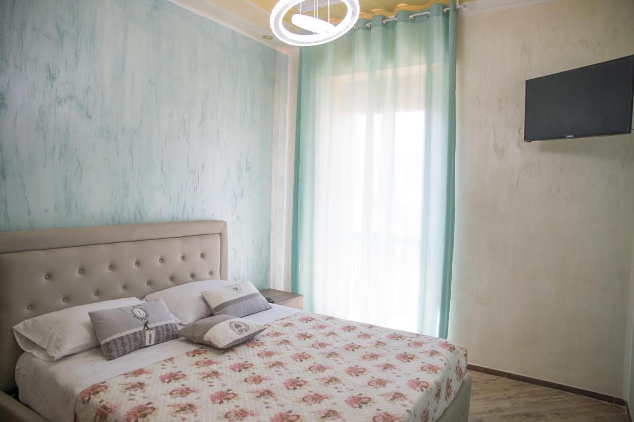 Large Double Room,1319459671:JPEG